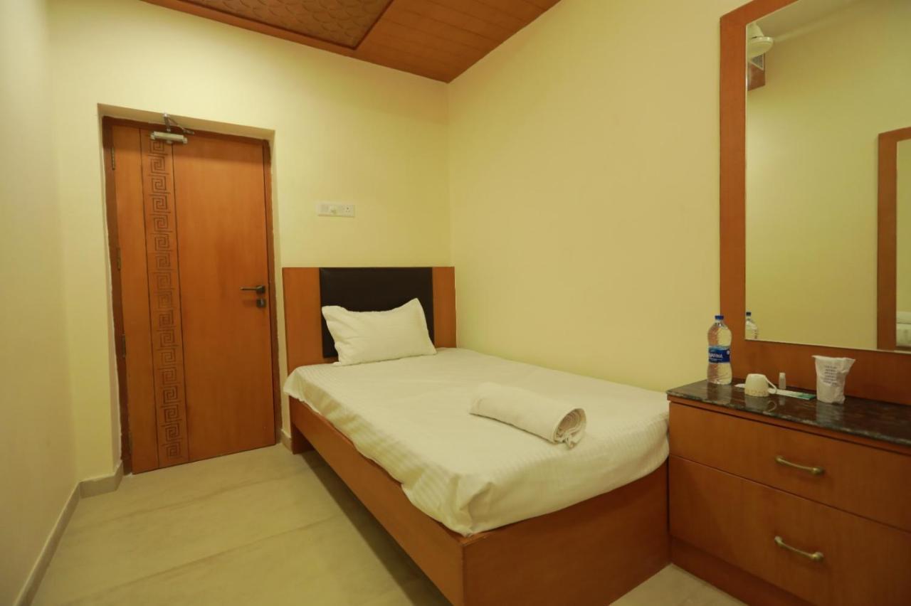 Hotel Ashok Palace Karūr Exterior foto